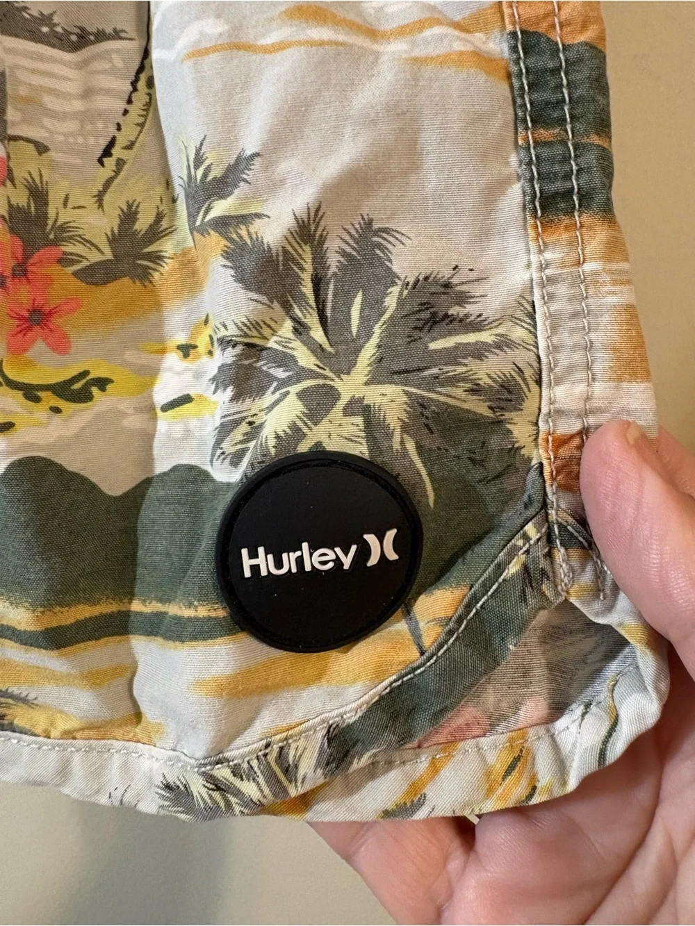 Hurley Men’s Floral Tropical Swim board Shorts White Green Pink Yellow size 36